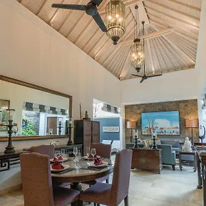 Mosan House: Art-filled Gem Near & Square Villa Seminyak (Bali)
